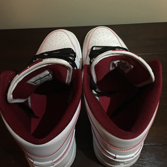 Jordan 1 - Picture 6 of 8